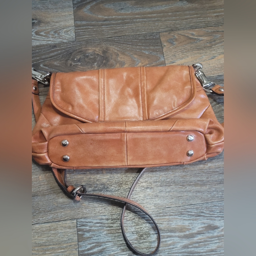 B. Makowsky Crossbody Leather Purse Bag Orange - Picture 10 of 10